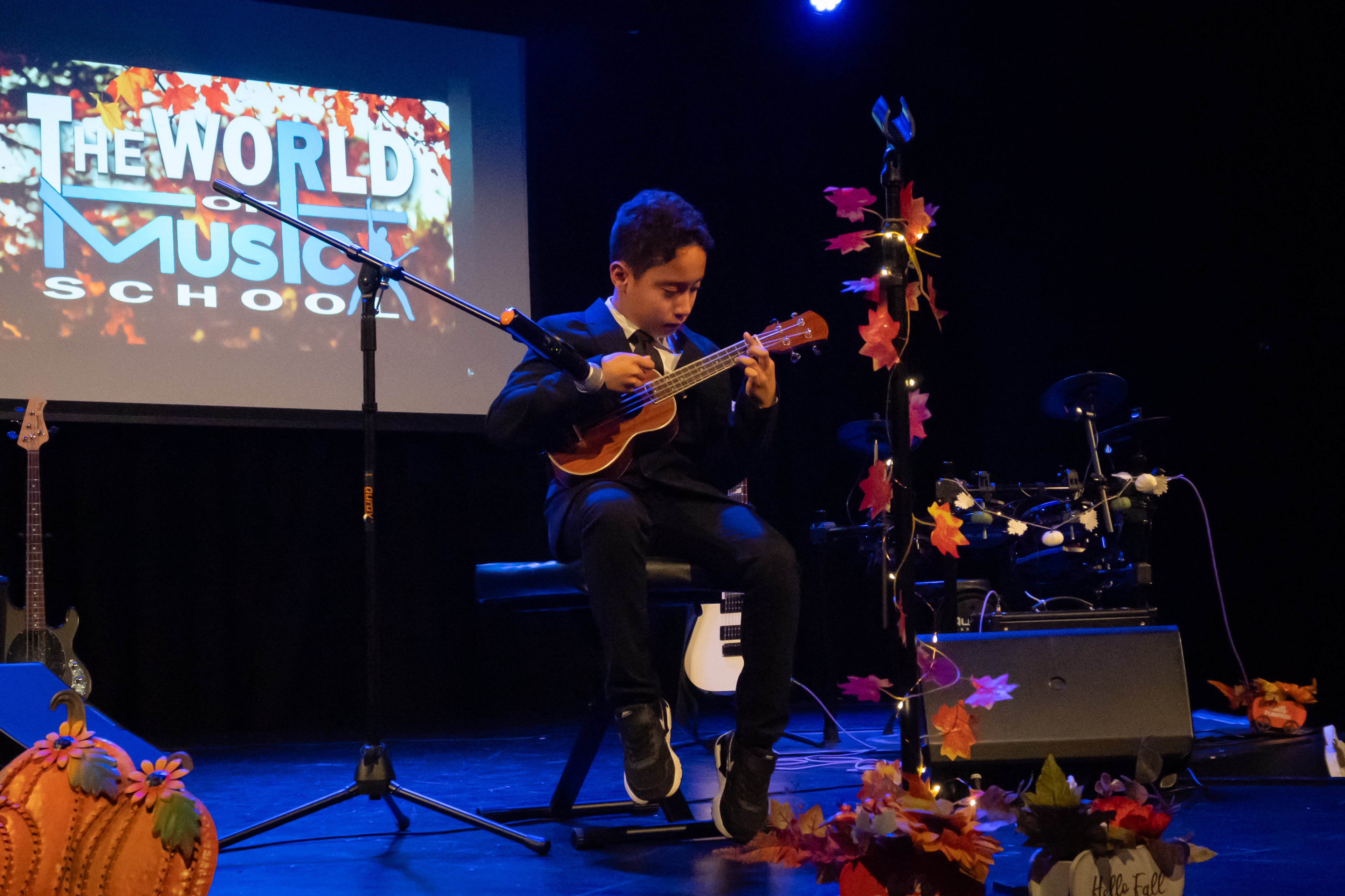 Clases de Ukelele en The World of Music School